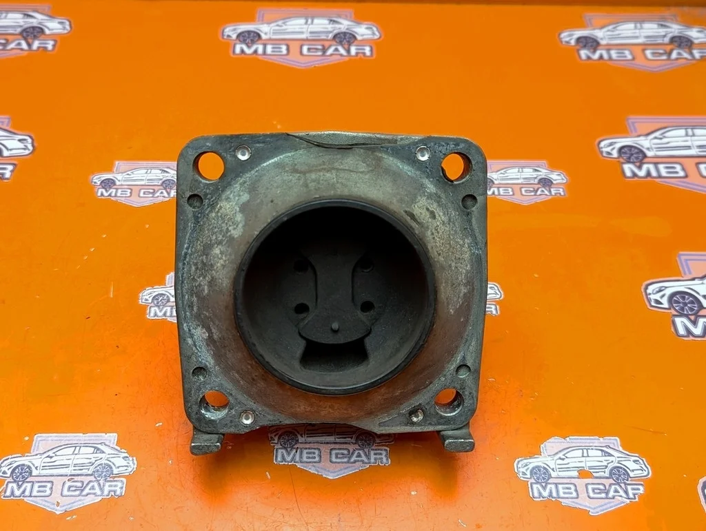 Опора КПП Mercedes-Benz