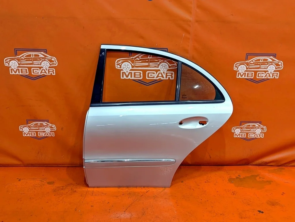 Дверь задняя левая Mercedes-Benz