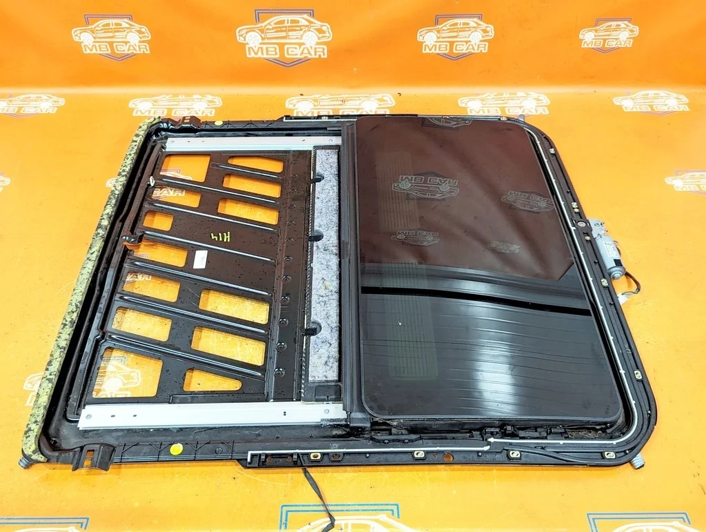 Люк сдвижной Mercedes-Benz