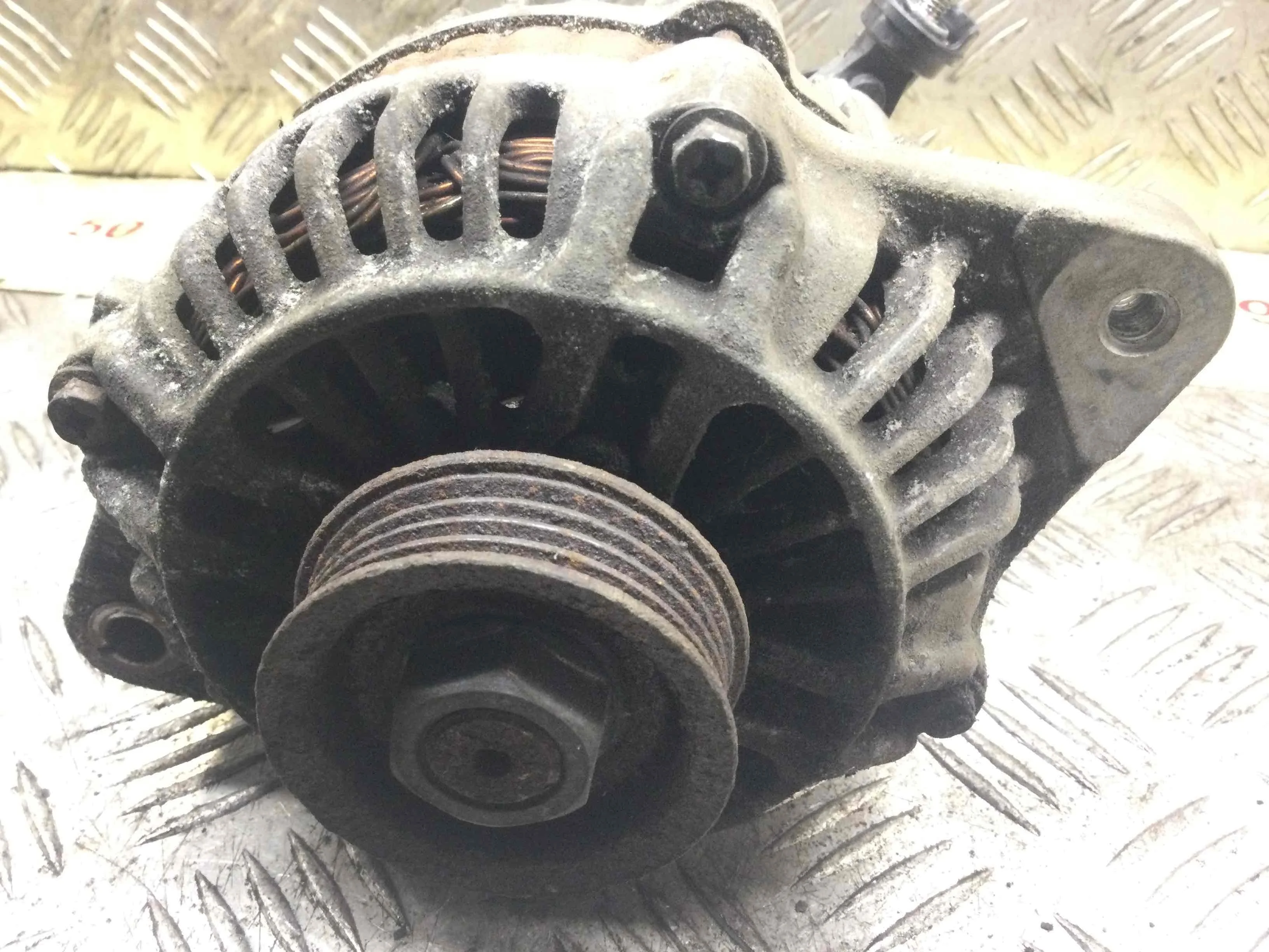 Генератор Suzuki Swift 3 поколение (2004-2011) бензин 1.3 i Механика Х/б