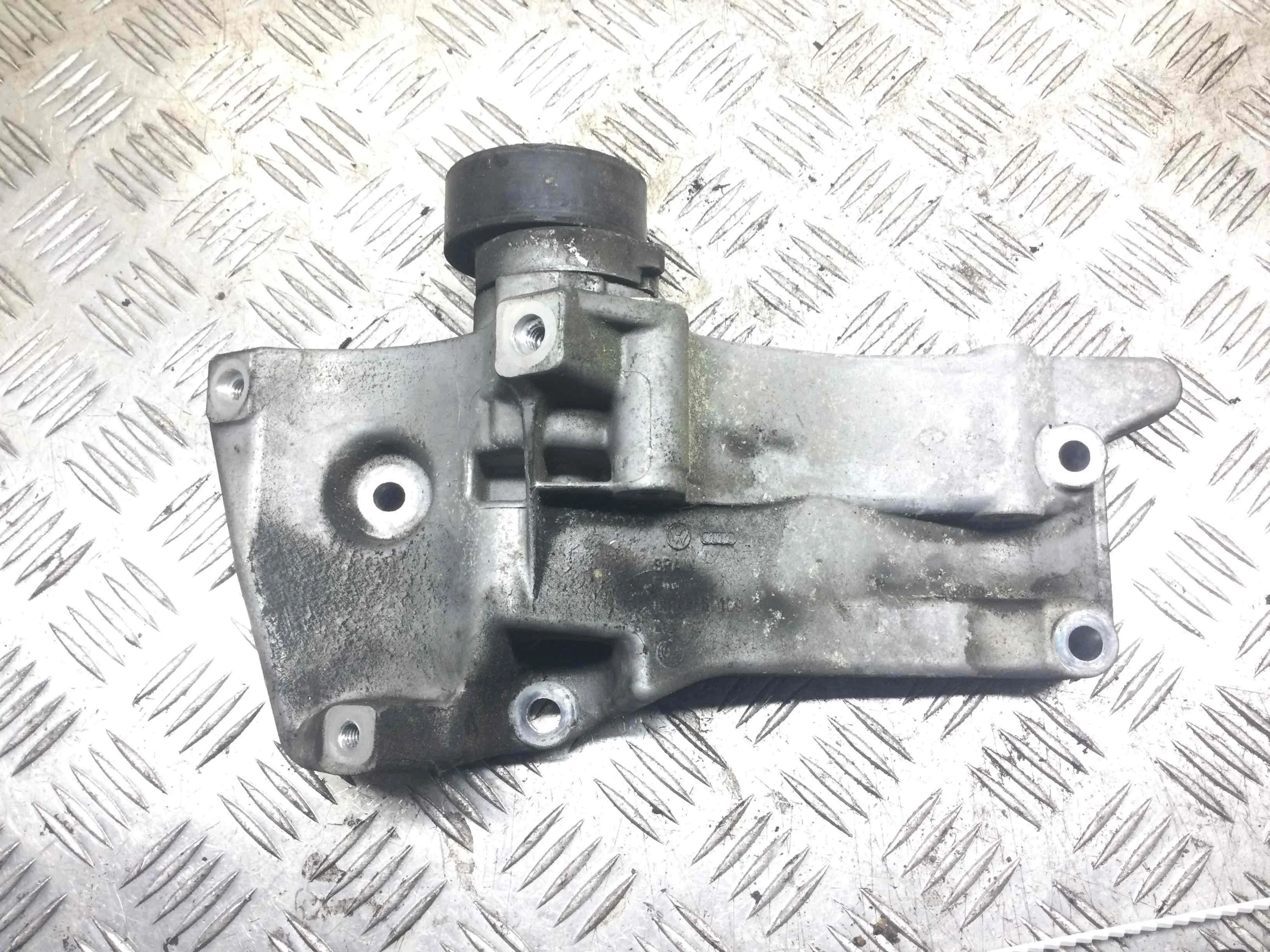 Натяжитель ремня генератора Skoda Fabia 1 поколение [рестайлинг] (2004-2007) бензин 1.4 i Механика Универсал