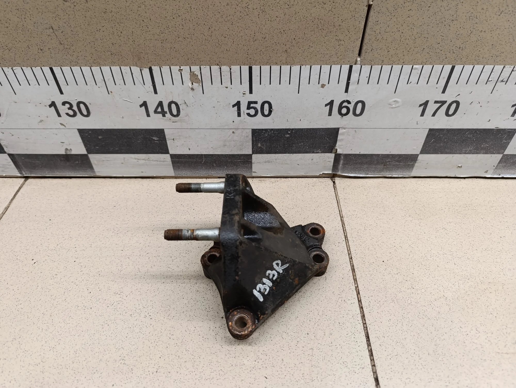 Кронштейн двигателя правый Solaris 2010-2017