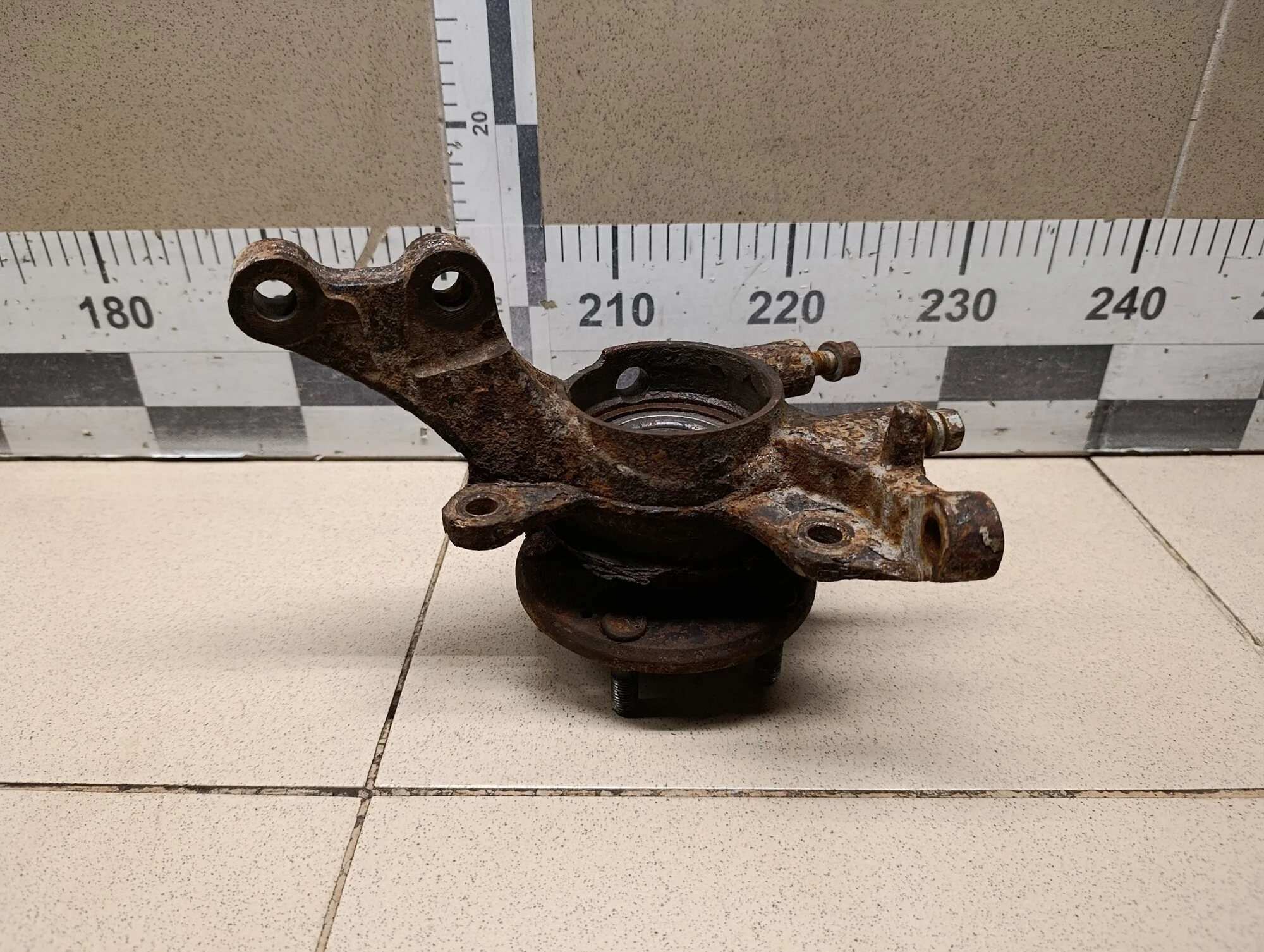 Кулак поворотный передний левый Cerato 2009-2013