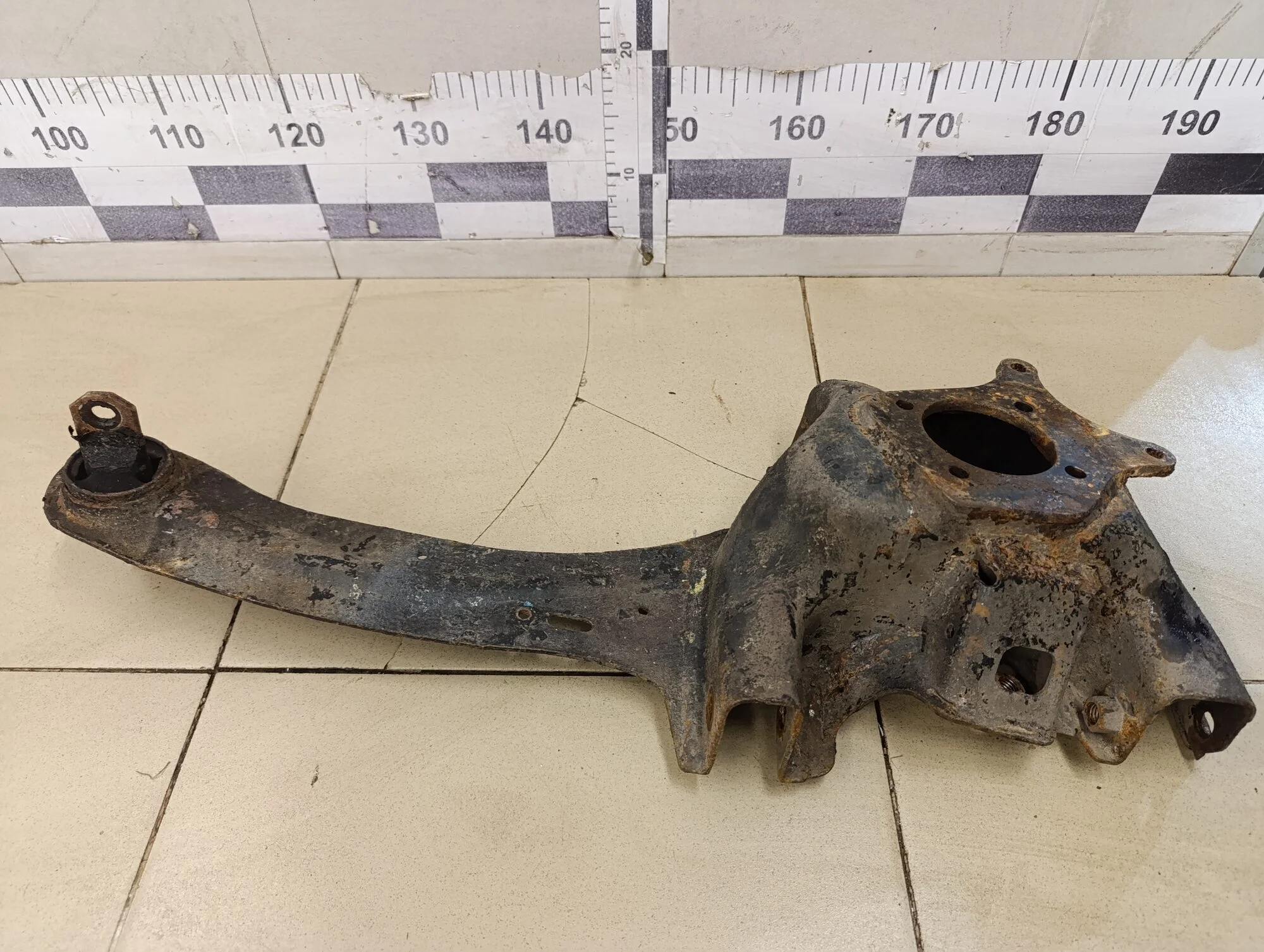 Рычаг задний продольный левый Focus II 2005-2008