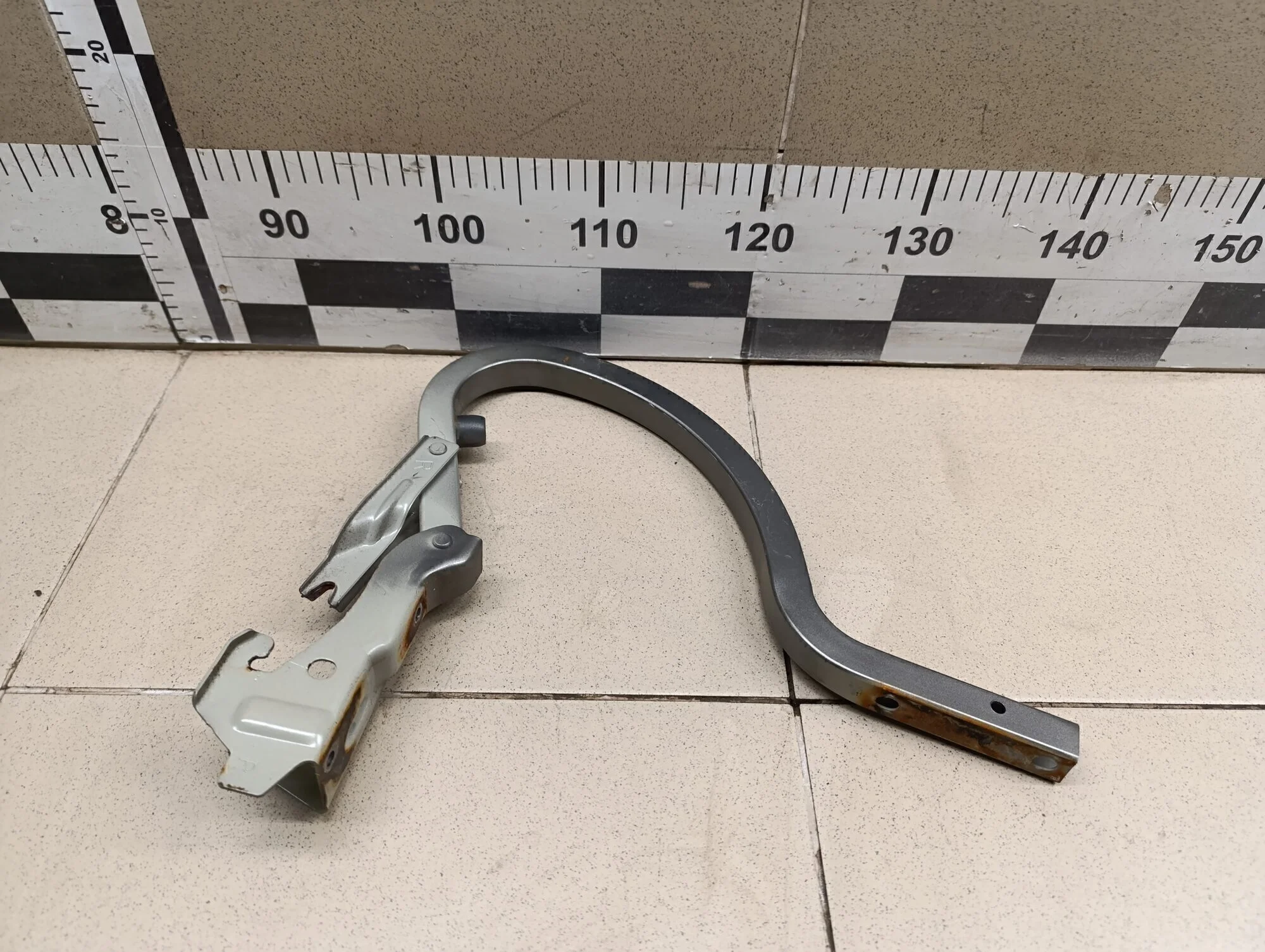 Петля крышки багажника Cerato 2009-2013