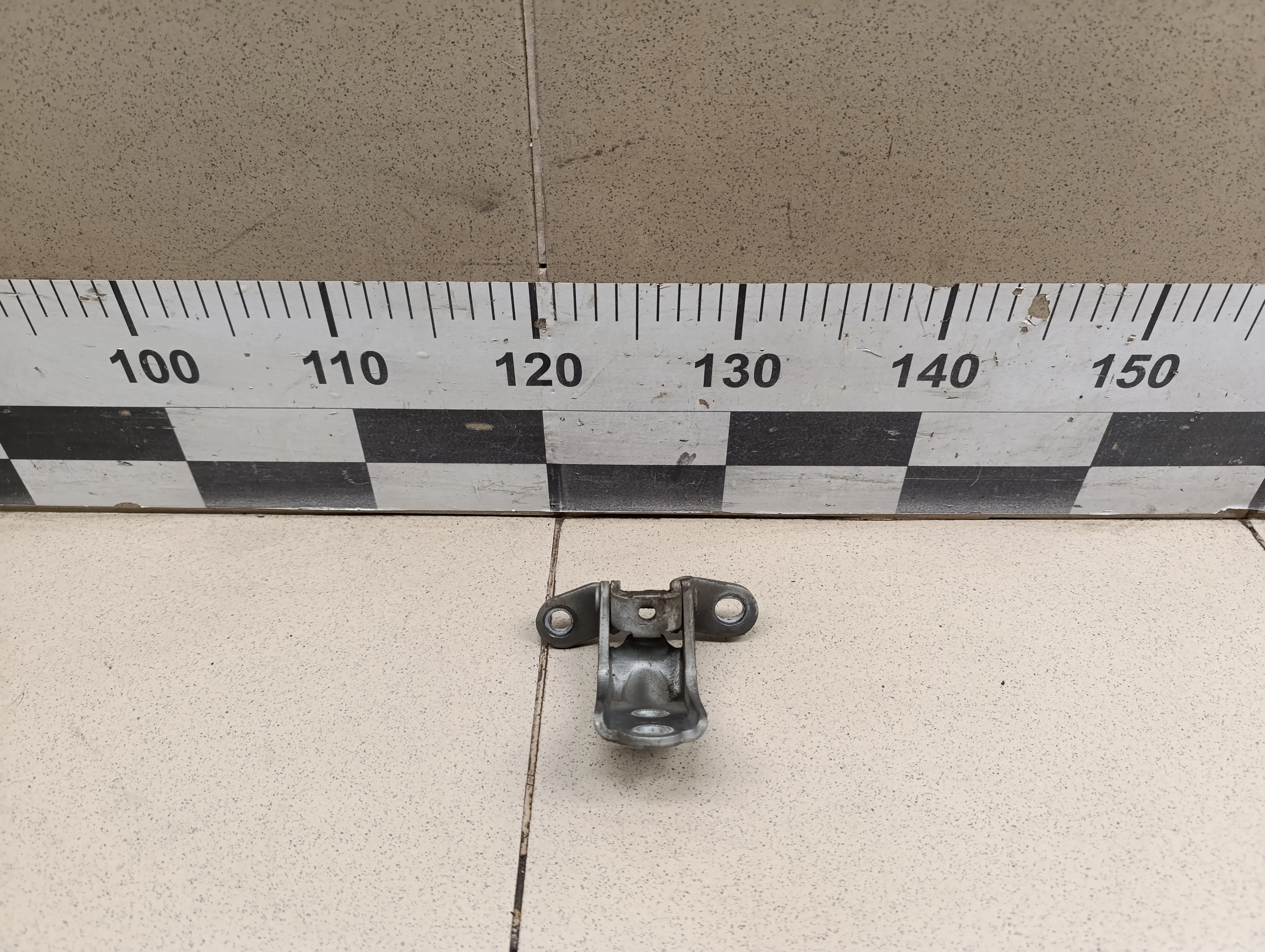 Петля двери Tucson 2004-2010