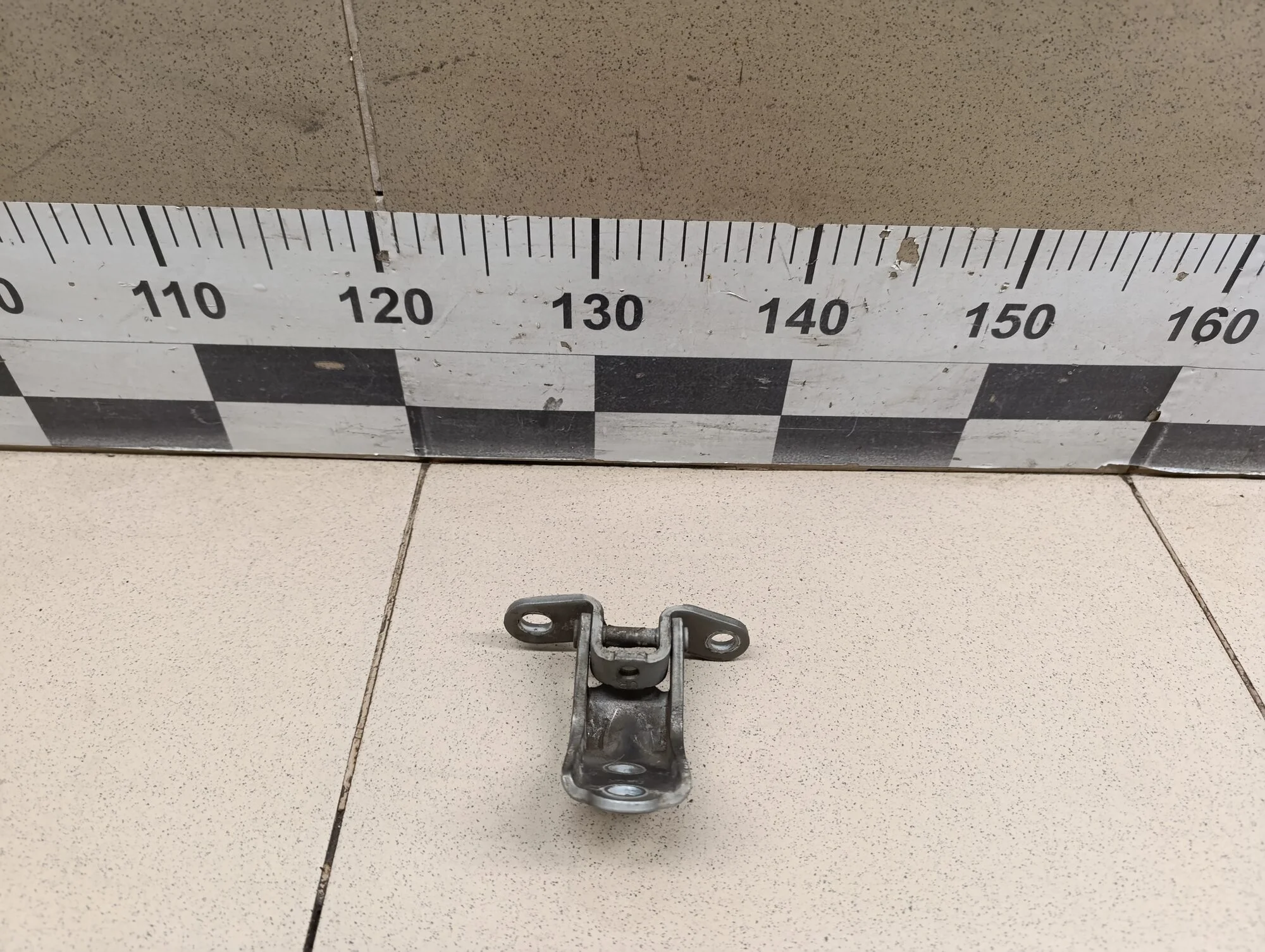 Петля двери Tucson 2004-2010