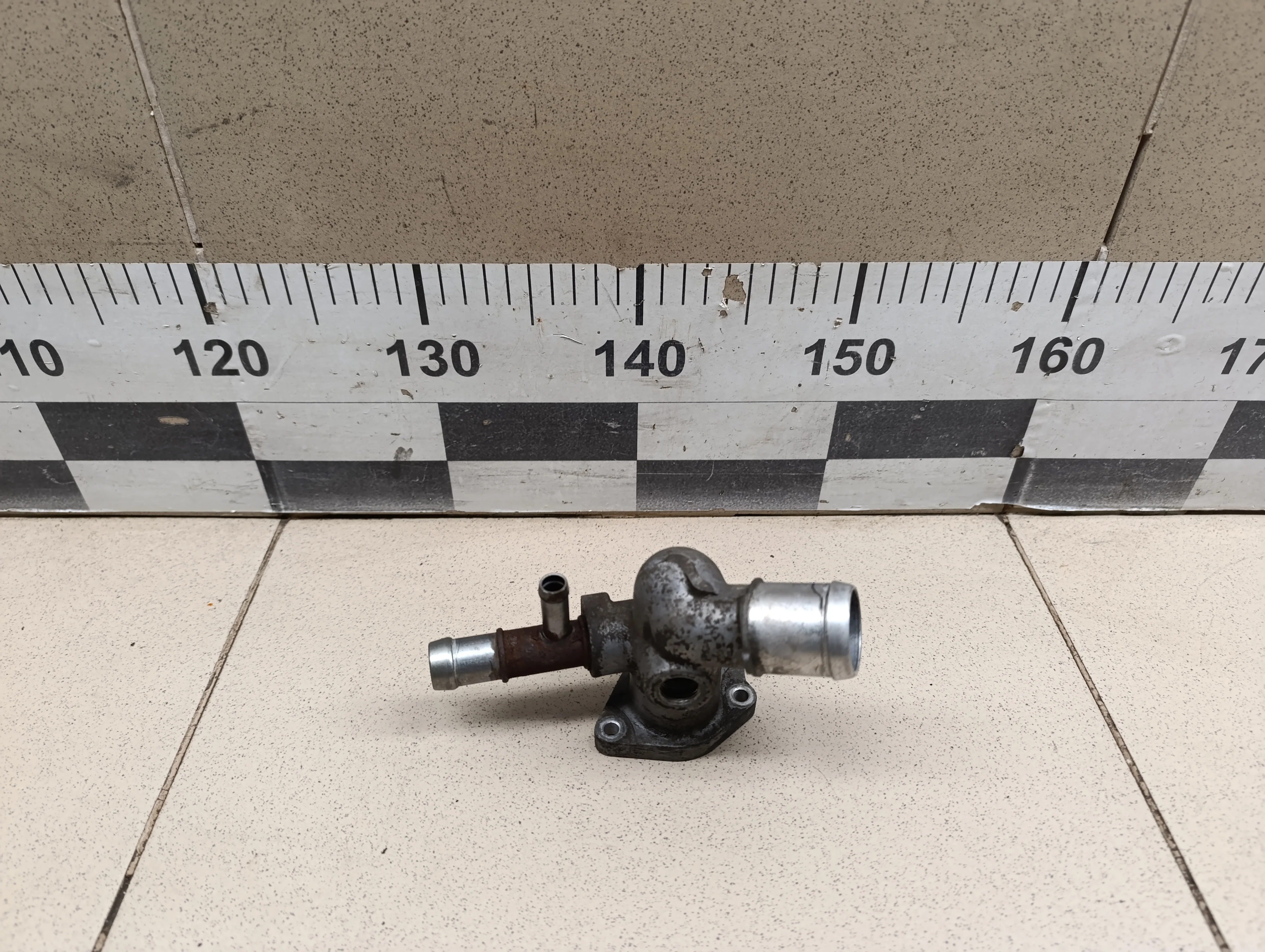 Фланец двигателя системы охлаждения Solaris 2010-2017