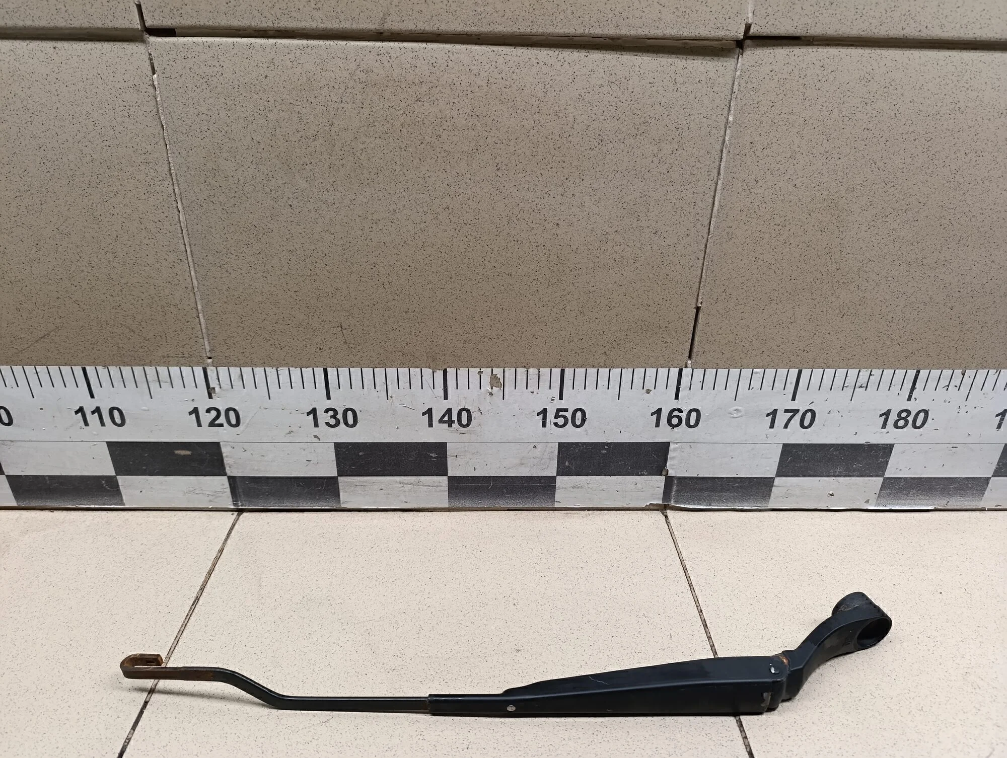 Поводок стеклоочистителя передний левый Cerato 2009-2013