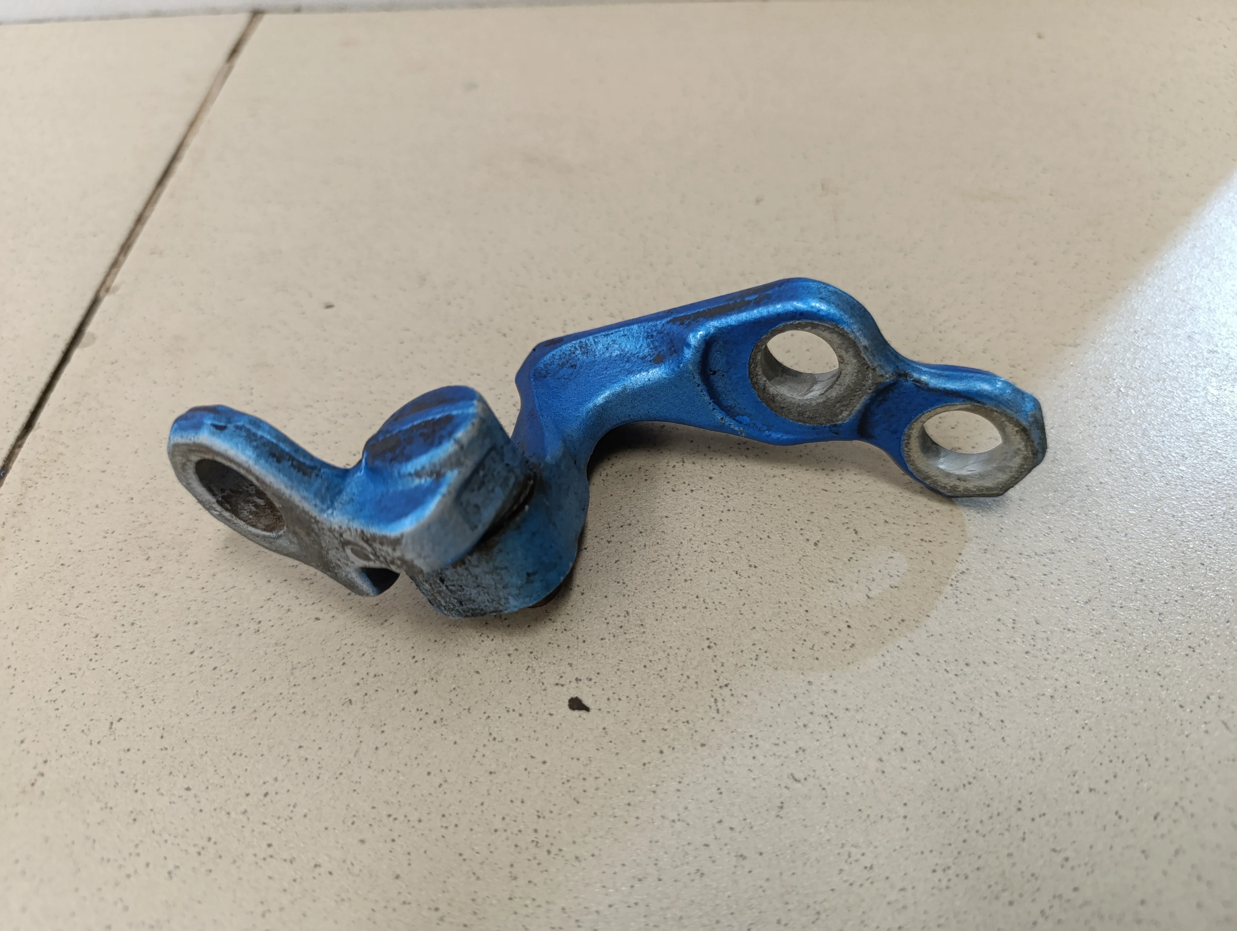 Петля двери передней правой верхняя Focus II 2005-2008