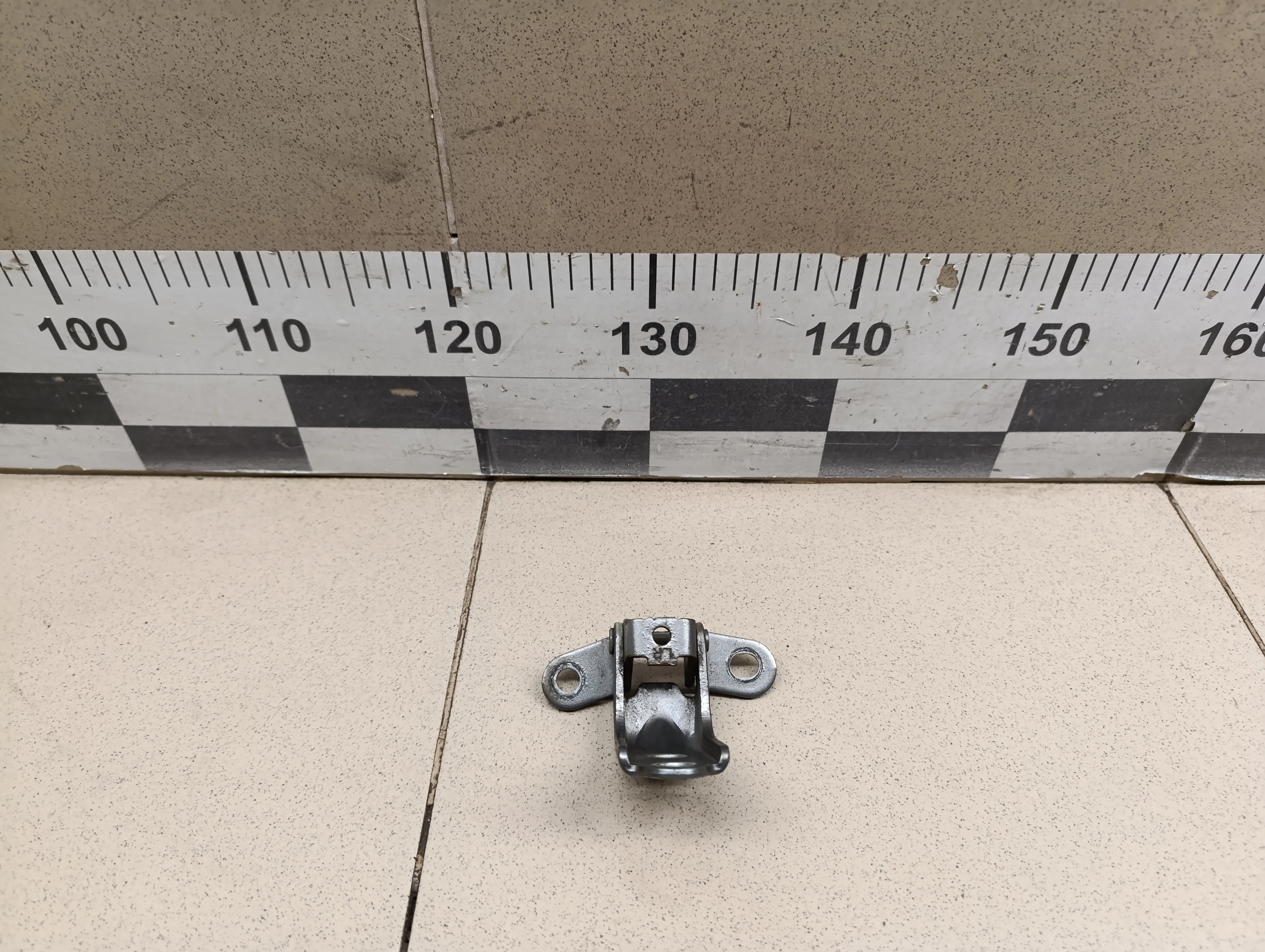 Петля двери Ceed 2007- 2012