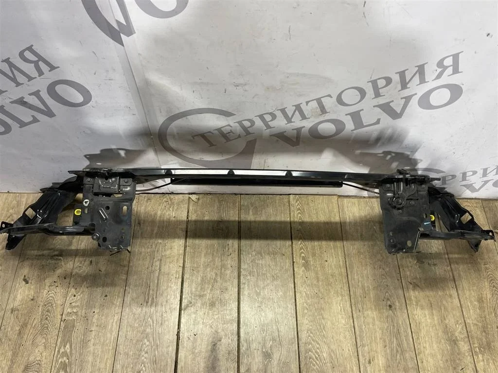 Панель передняя