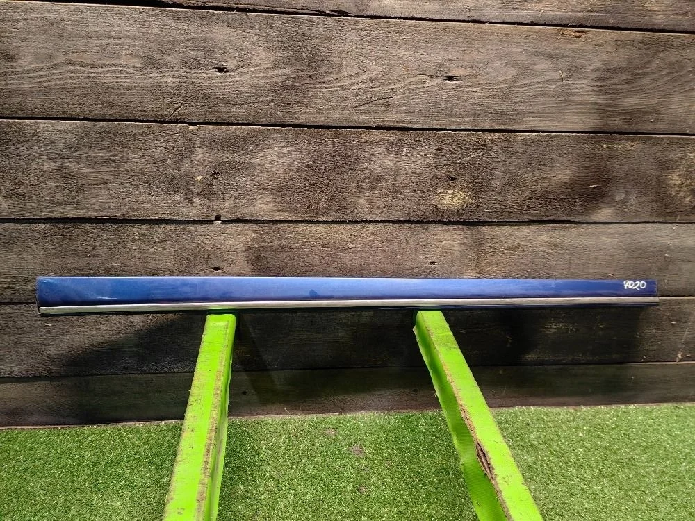 Молдинг передней левой двери Mercedes W203