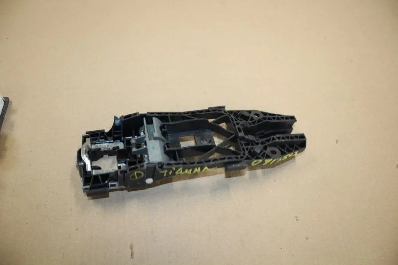 Кронштейн ручки двери для Volkswagen Tiguan 2007-2016