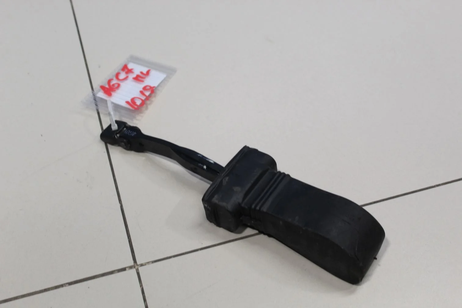 Ограничитель двери передней для Audi A6 S6 C7 2011-2018