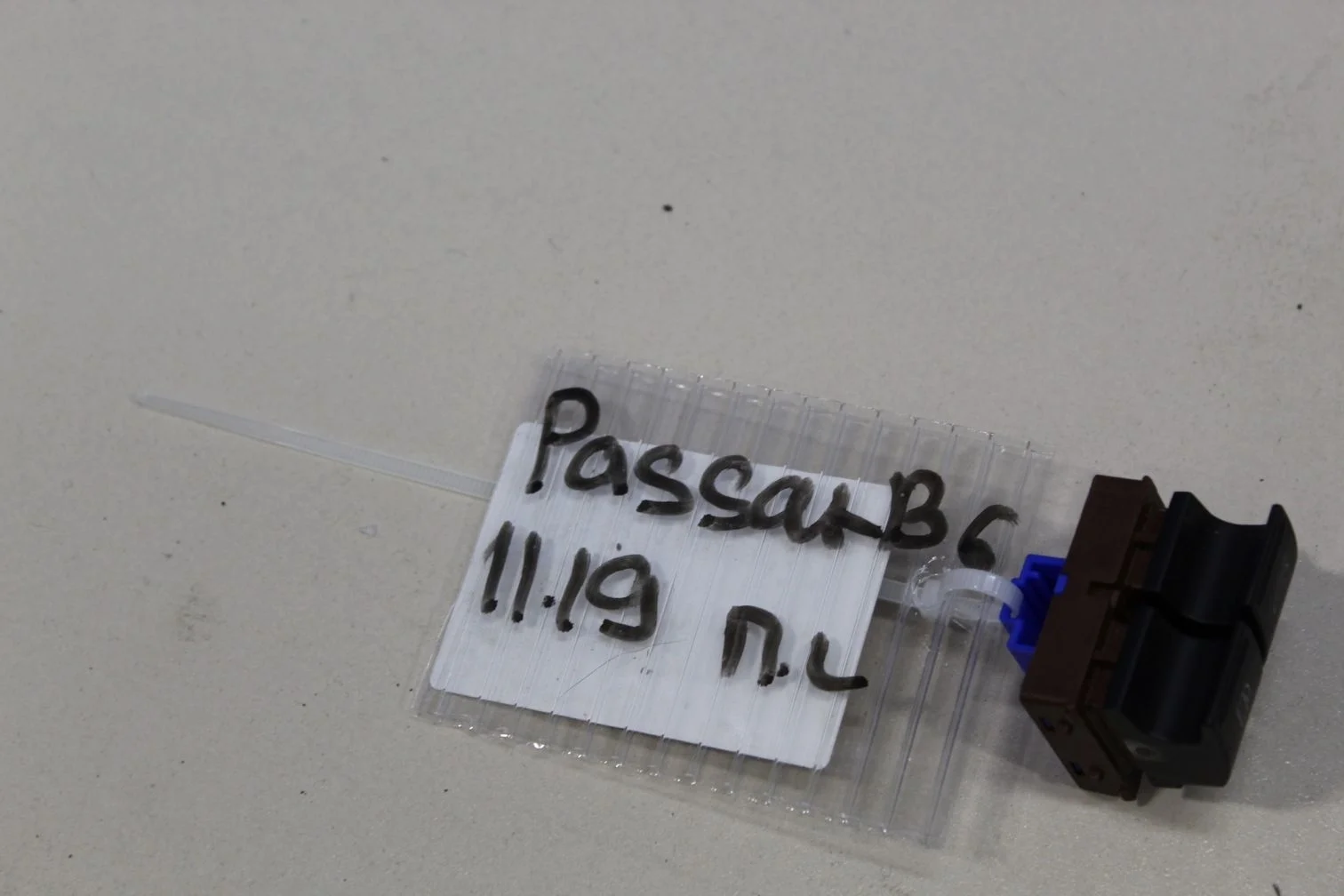 Кнопка стеклоподъемника для Volkswagen Passat B6 2005-2010