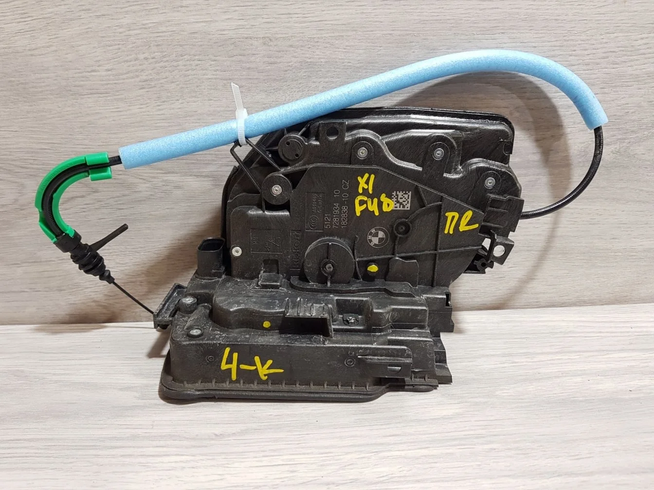 Замок двери передней правой для BMW X1 F48 2015-2023