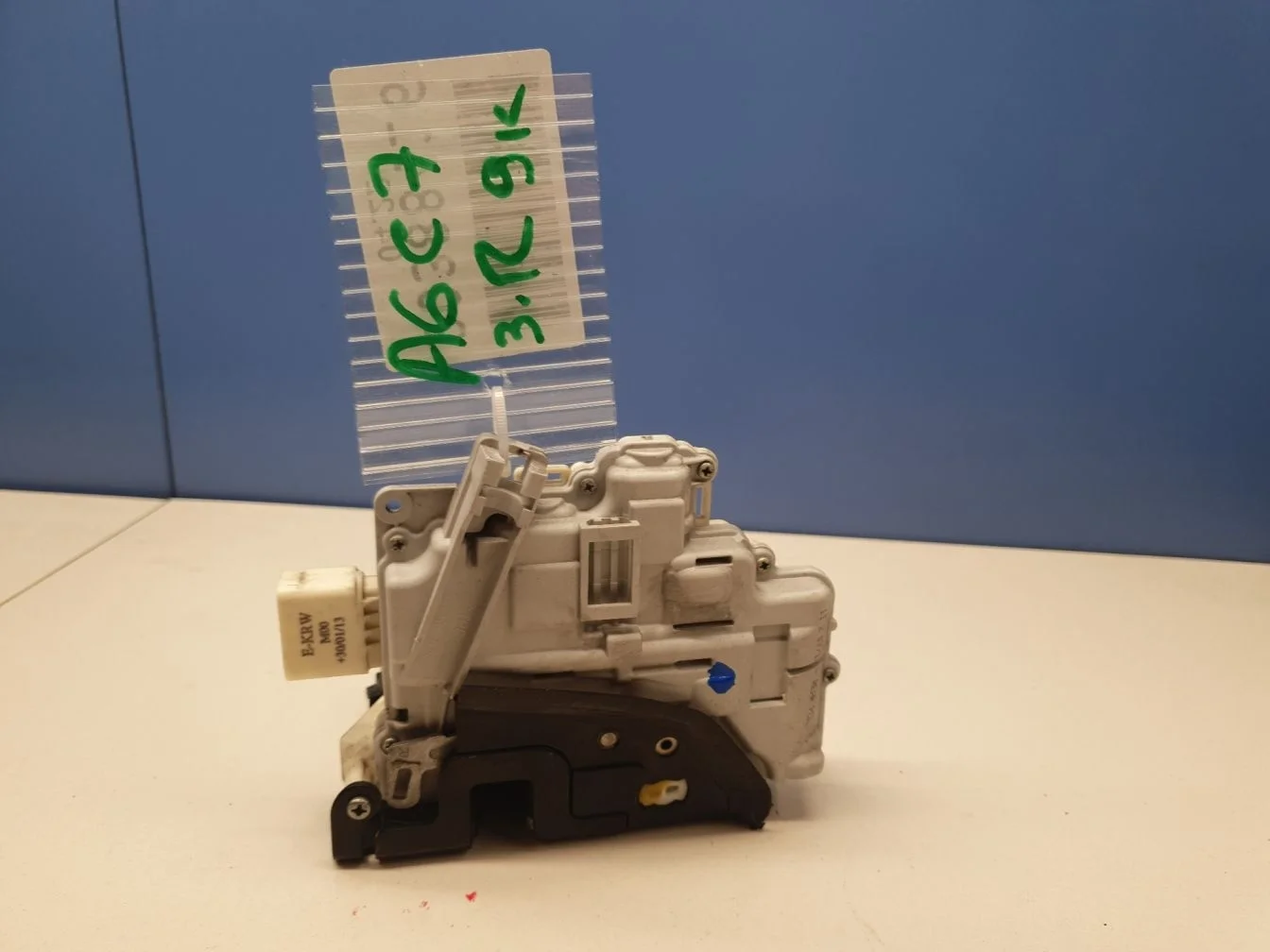 Замок двери задней правой для Audi A6 S6 C7 2011-2018