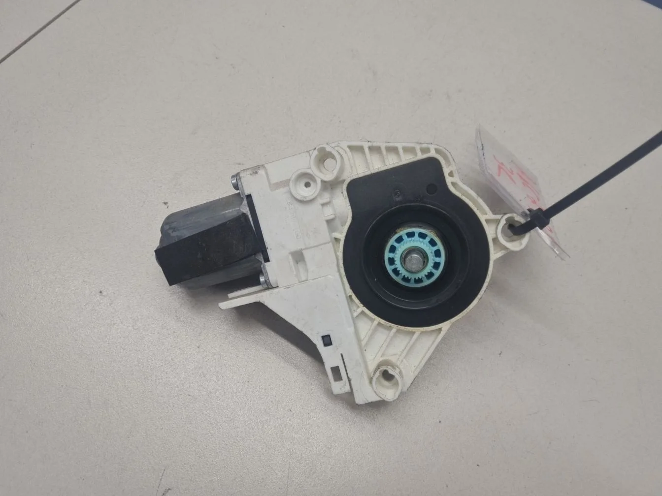 Моторчик стеклоподъёмника задний правый для Audi A6 C7 Allroad quattro 2012-2019