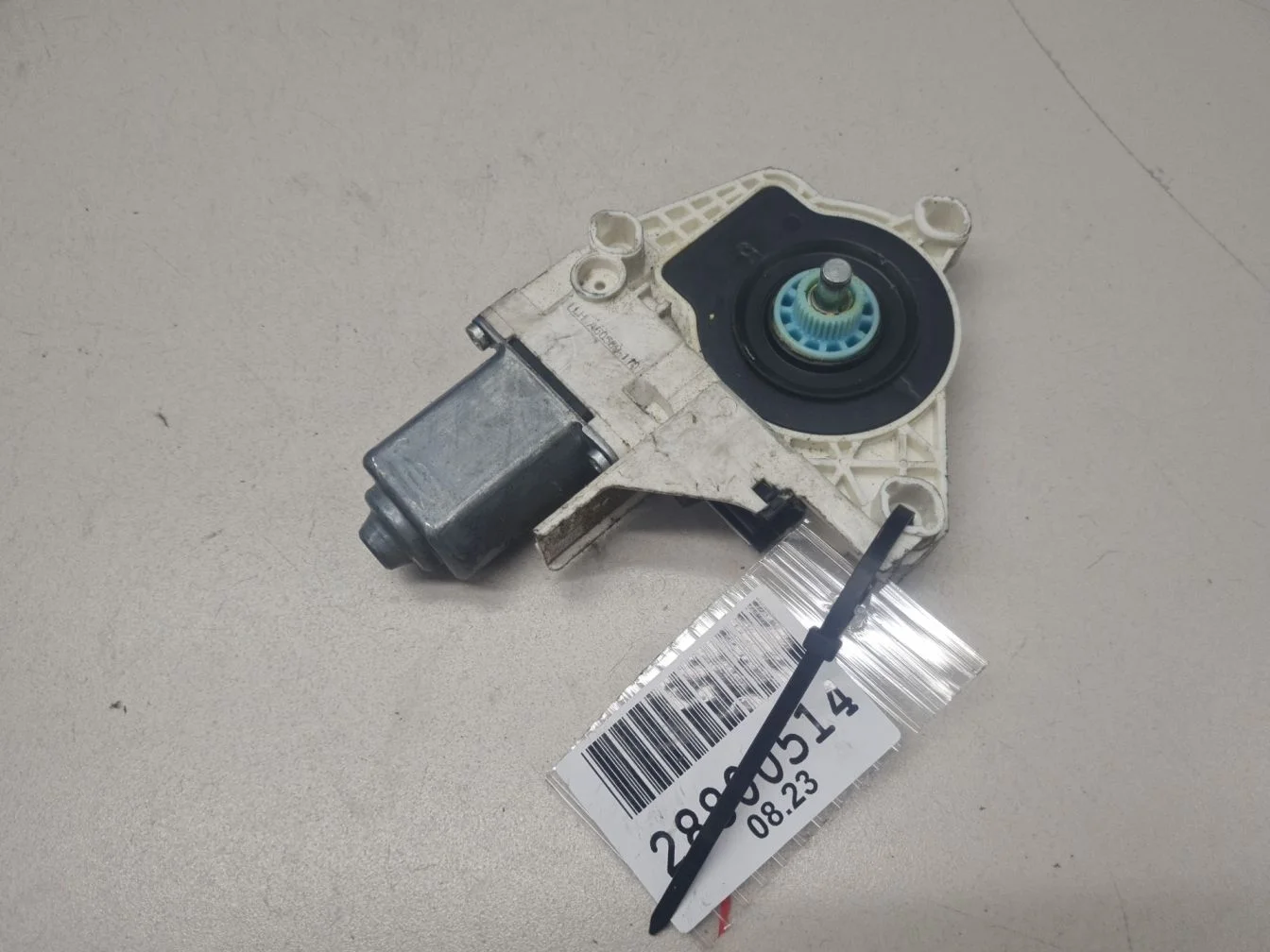 Моторчик стеклоподъёмника задний правый для Audi A4 B8 Allroad quattro 2009-2016