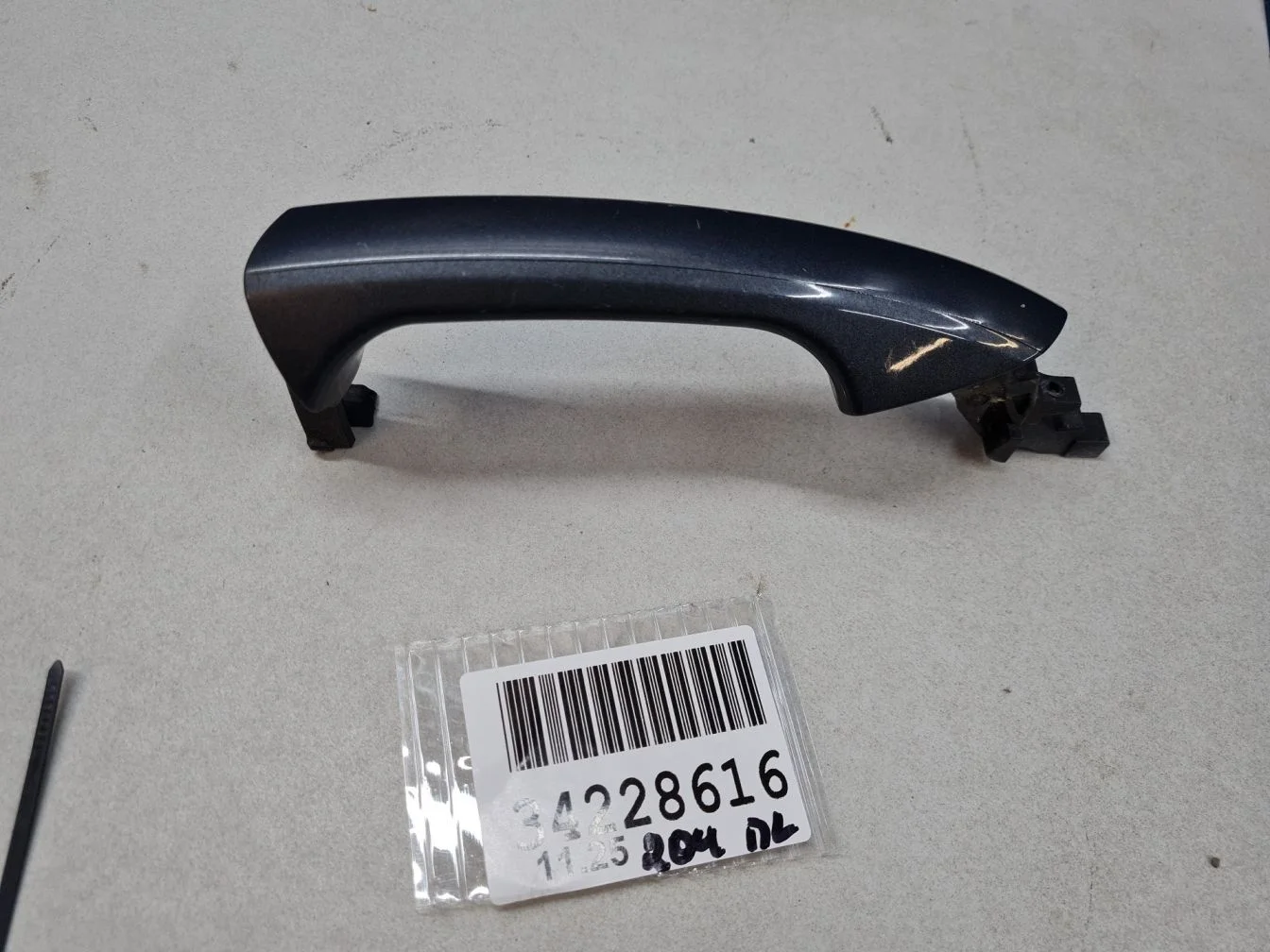 Ручка двери нaружная левая для Mercedes GLK-klasse X204 2008-2015