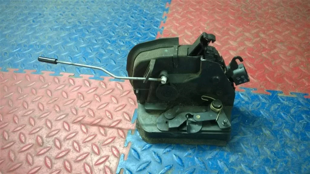 замок двери BMW X5 E53  M54B30 231 лс 3.0i