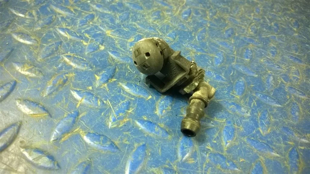 форсунка омывателя фары BMW X5 E53  M54B30 231 лс 3.0i