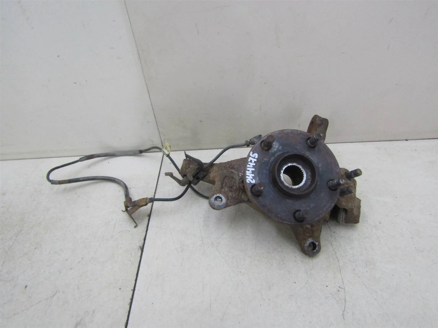 Кулак поворотный передний левый Toyota Camry CV3 2001-2006  [4321258010]  3.0 1MZFE в Вологде