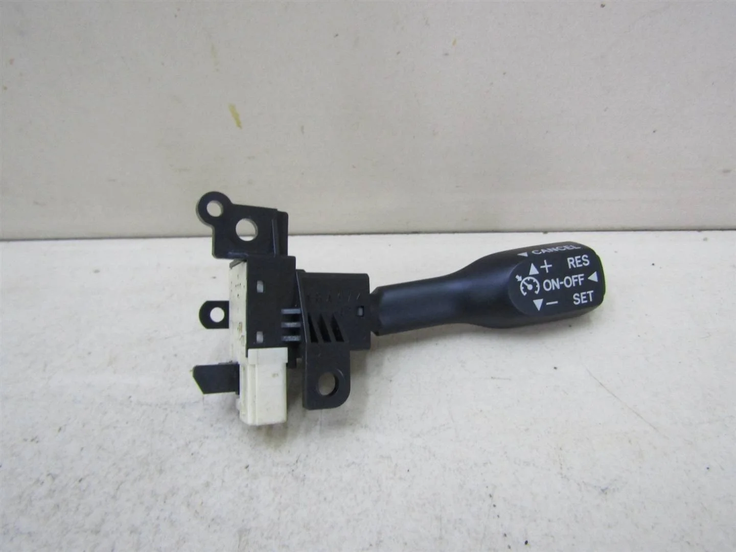 Переключатель круиз контроля Toyota Camry CV3 2001-2006  [8463234011]  3.0 1MZFE в Вологде