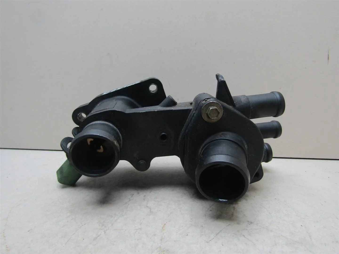 Корпус термостата Skoda Octavia (A4 1U-) 2000-2011  [032121111BA]  1.4 BCA в Вологде