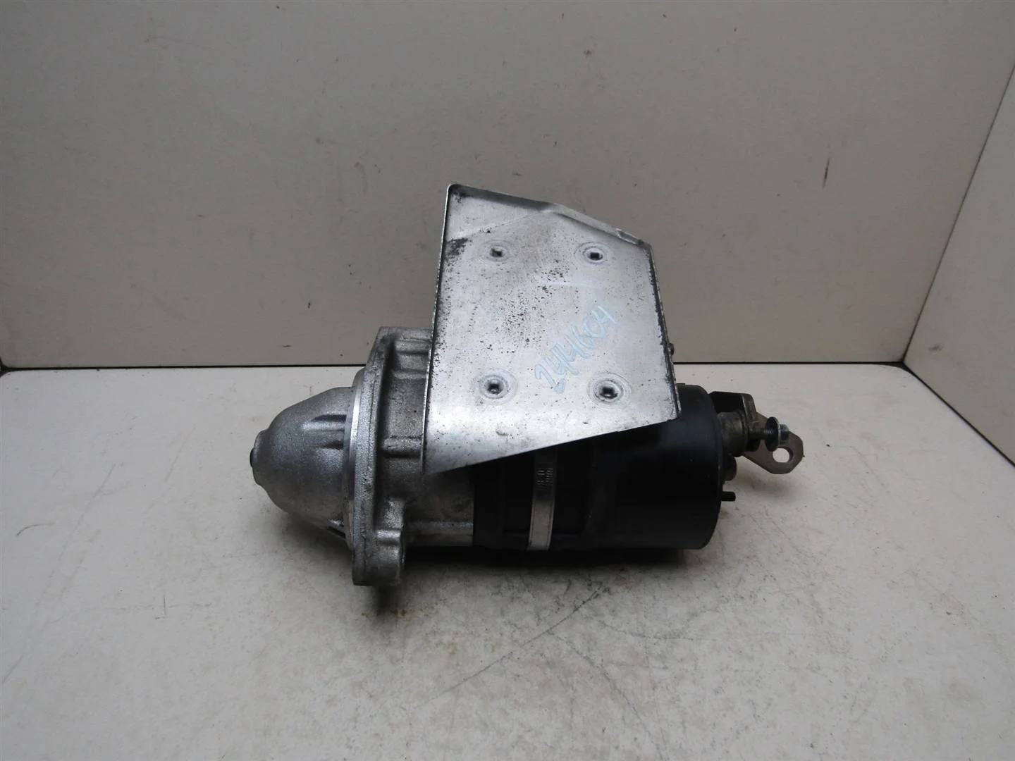 Стартер VW Passat (B5+) 2000-2005  [06B911023]  в Вологде