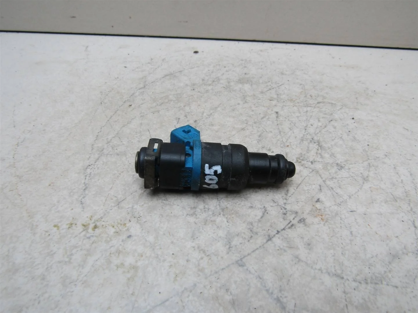 Форсунка инжекторная электрическая VW Passat (B5) 1996-2000  [06B133551C]  AHL ARM APV 1.6 в Вологде