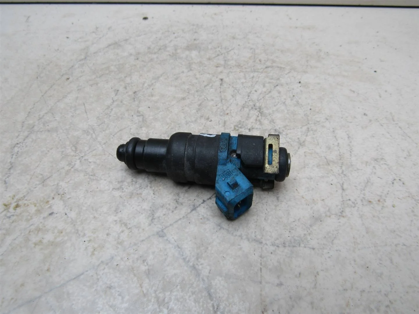 Форсунка инжекторная электрическая VW Passat (B5) 1996-2000  [06B133551C]  AHL ARM APV 1.6 в Вологде