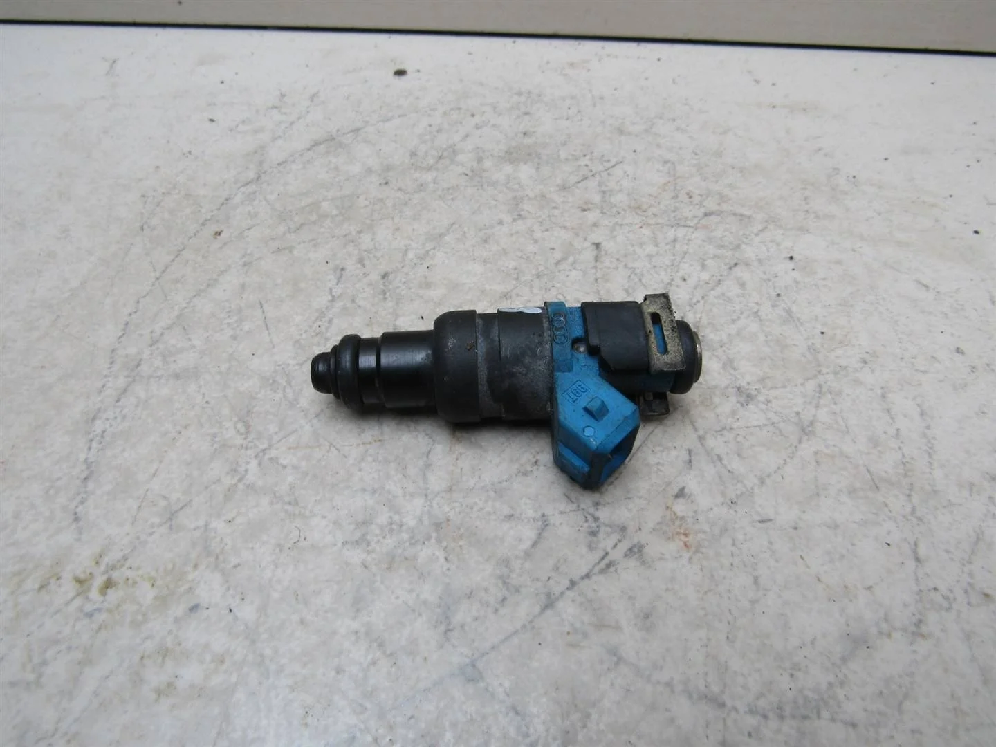 Форсунка инжекторная электрическая VW Passat (B5) 1996-2000  [06B133551C]  AHL ARM APV 1.6 в Вологде