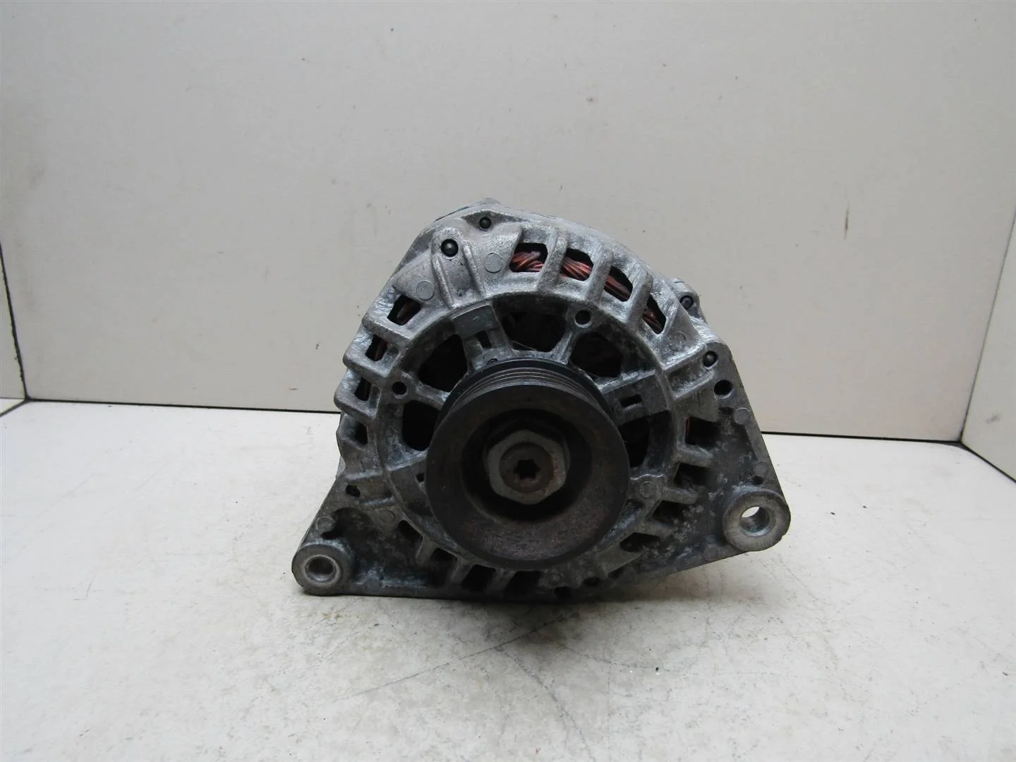 Генератор VW Passat (B5+) 2000-2005  [06B903016D]  1.6 1.8 2.0 в Вологде