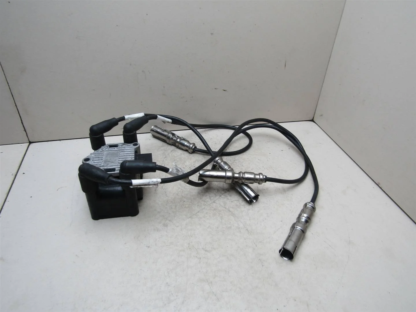 Катушка зажигания VW Passat (B5) 1996-2000  [032905106B]  1.6 AHL ARM в Вологде