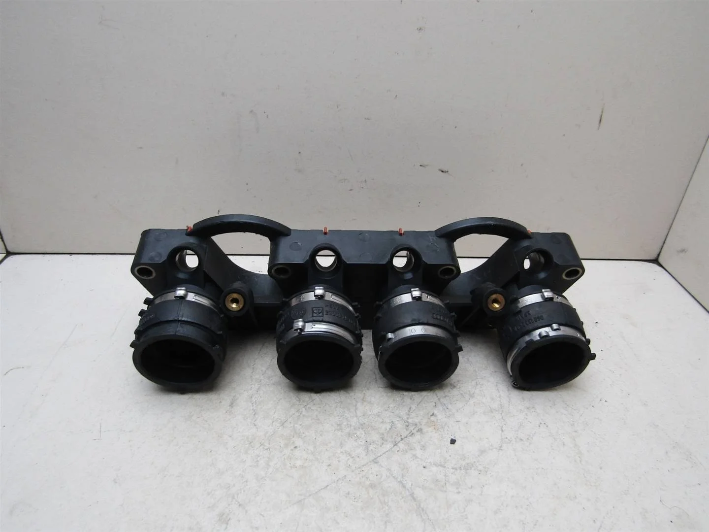 Коллектор впускной VW Passat (B5) 1996-2000  [06B133200]  1.6 AHL ARM в Вологде