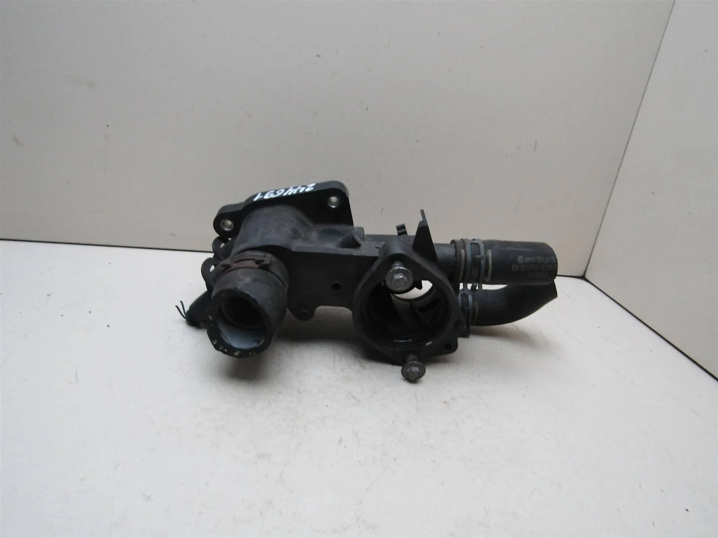 Корпус термостата Skoda Fabia 2007-2015  [032121111CG]  в Вологде