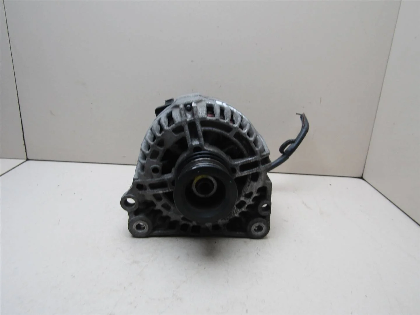 Генератор Skoda Fabia 2007-2015  [037903025M]  в Вологде