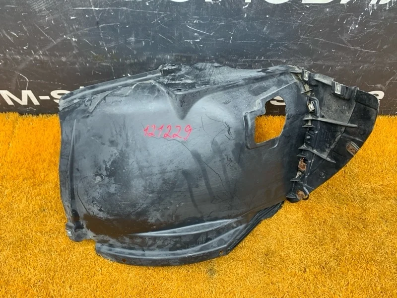 Подкрылок Bmw 1-Series 2009 51717059376 E87 N45B16A, передний правый