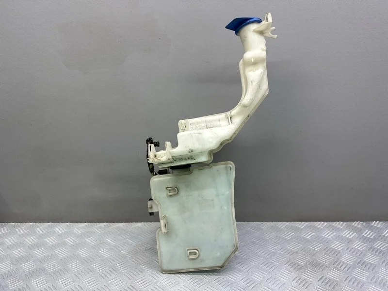 Бачок омывателя Volkswagen Passat B6