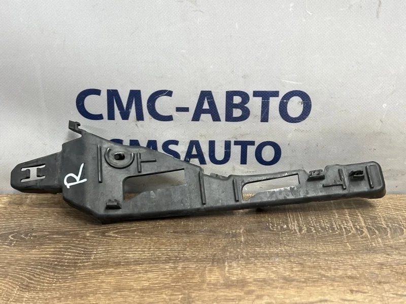 Кронштейн бампера Porsche Cayenne 2011 95850505000 958 4.8. 4852, передний правый