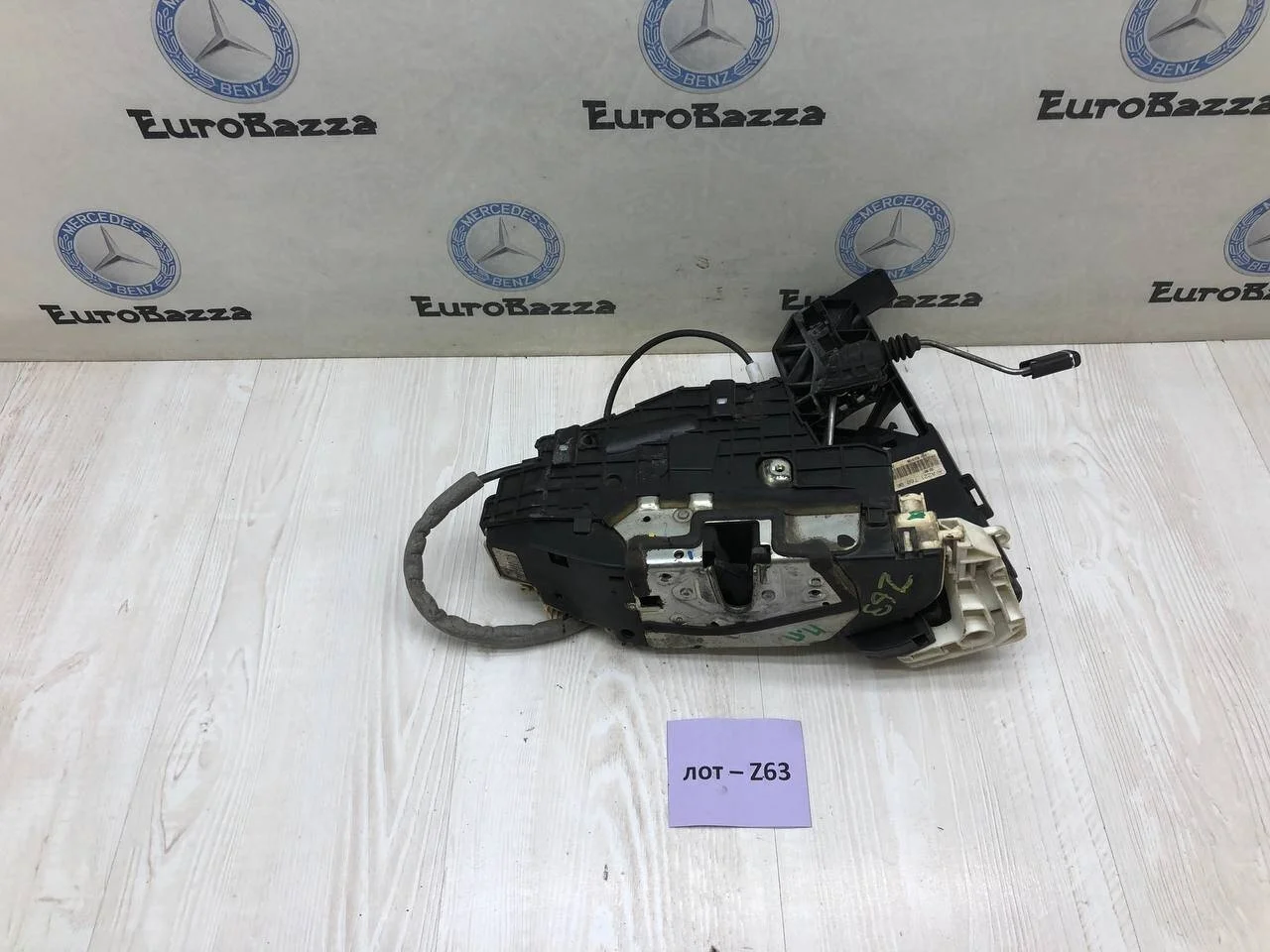 Замок двери передний правый Mercedes W221
