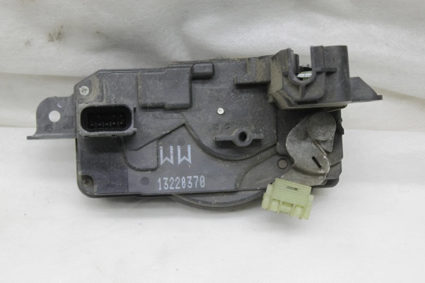 Замок двери перед R 5 кон. Опель Астра Н, Зафира Б