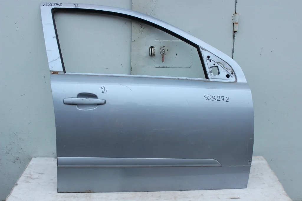 Дверь передняя правая Opel Astra H ДВ272