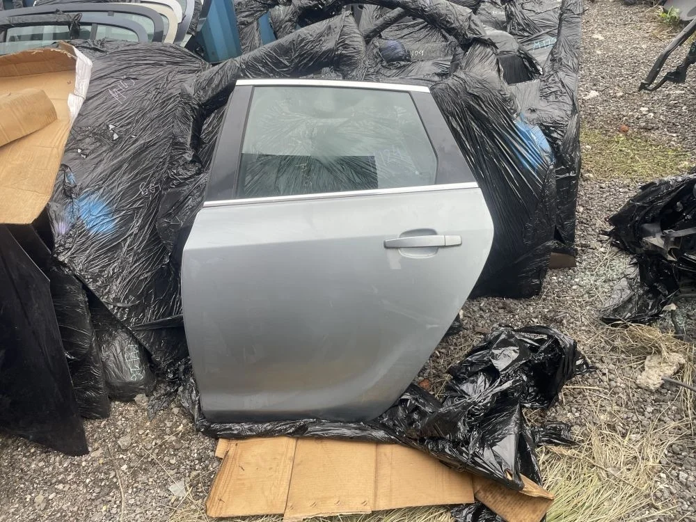 дверь задняя левая opel astra J