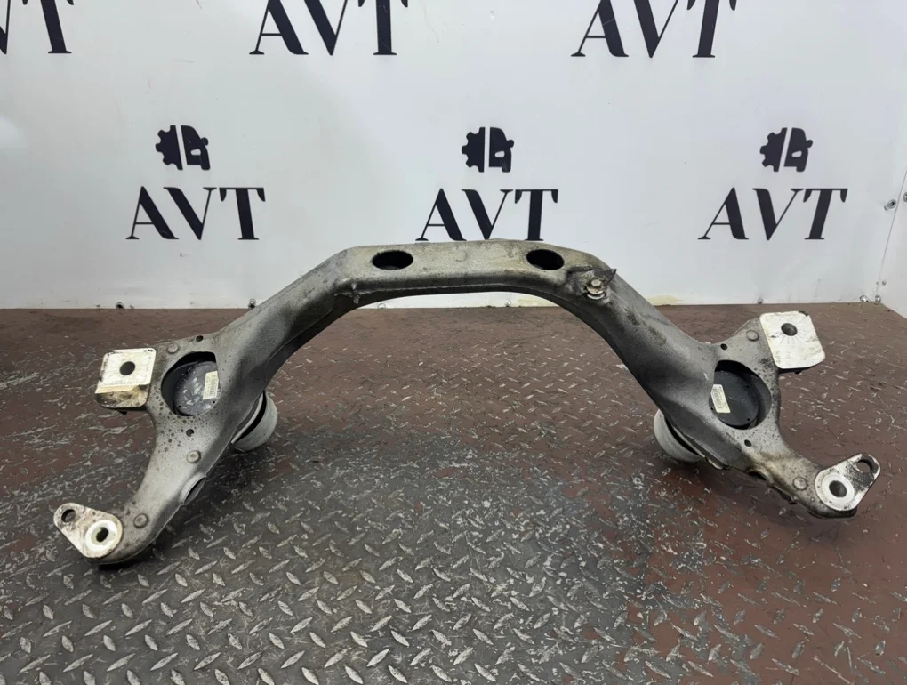 Балка двигателя Audi Q7 4LB CJT