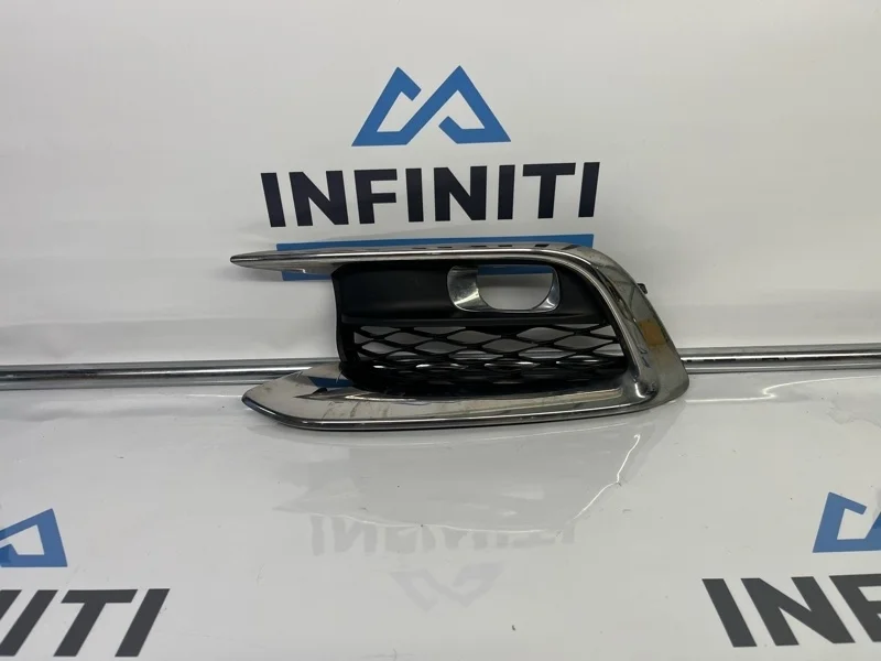 Накладка противотуманного фонаря ПТФ передняя