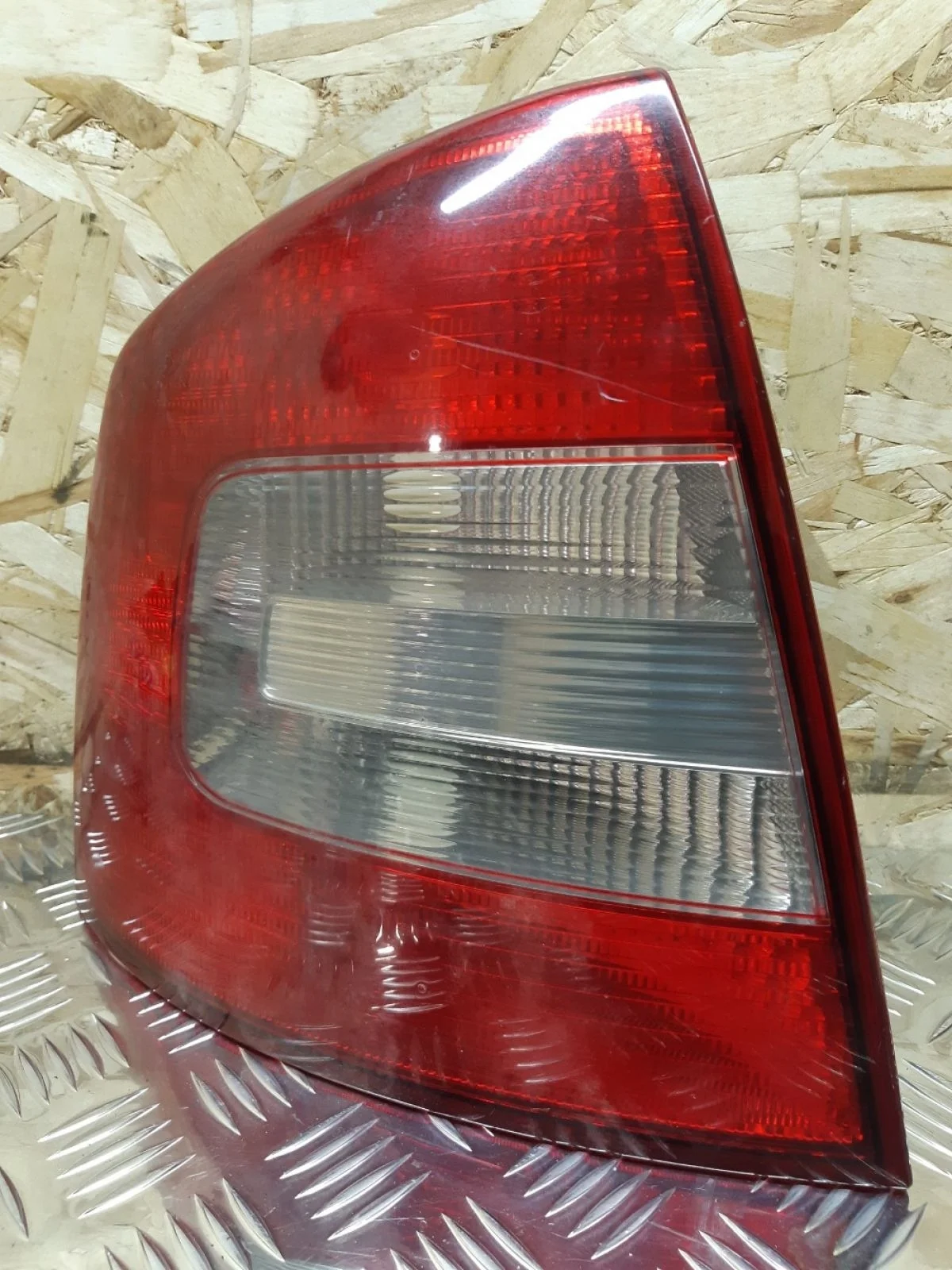 Фонарь задний левый Skoda Octavia II рестайлинг (2008—2013) 2010 1Z/F9R