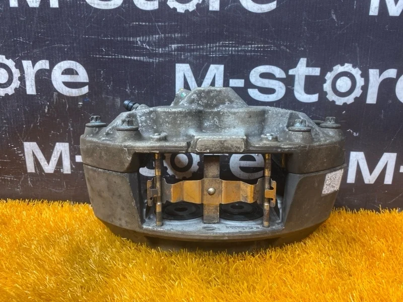 Суппорт Audi Q5 2013 8R0615107D 8R CNCD, передний левый